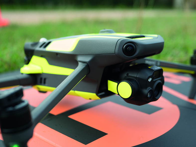 Ce drone performant intègre de nombreuses fonctionnalités intelligentes pour les missions d'inspection et la prise de vues.